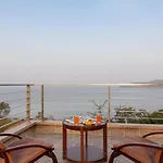 The Blue Horizon By Stayvista - Featuring A Beach-View Villa With A Swimming Pool, Indoor Games, And A Relaxing Balcony
