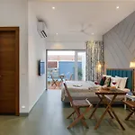 Saffronstays Kantaai