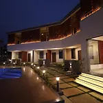 Blues Waves Resort