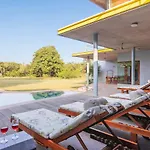 Jay House By Stayvista - Leisure Oasis With Pool, Snooker, Table Tennis & Foosball Fun