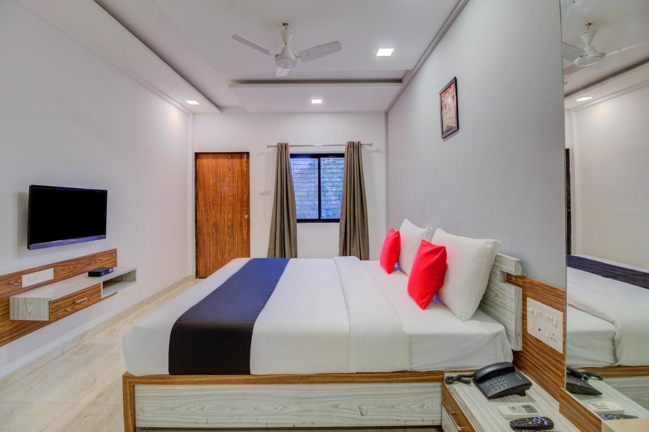 Capital O 71872 Sahyadri 3*