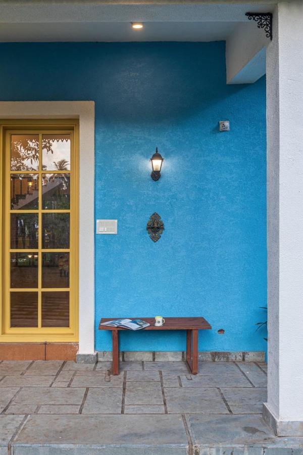 Saffronstays Blues,