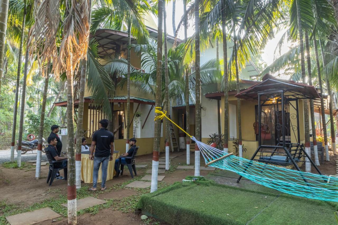 Coconut Farm * Alibag