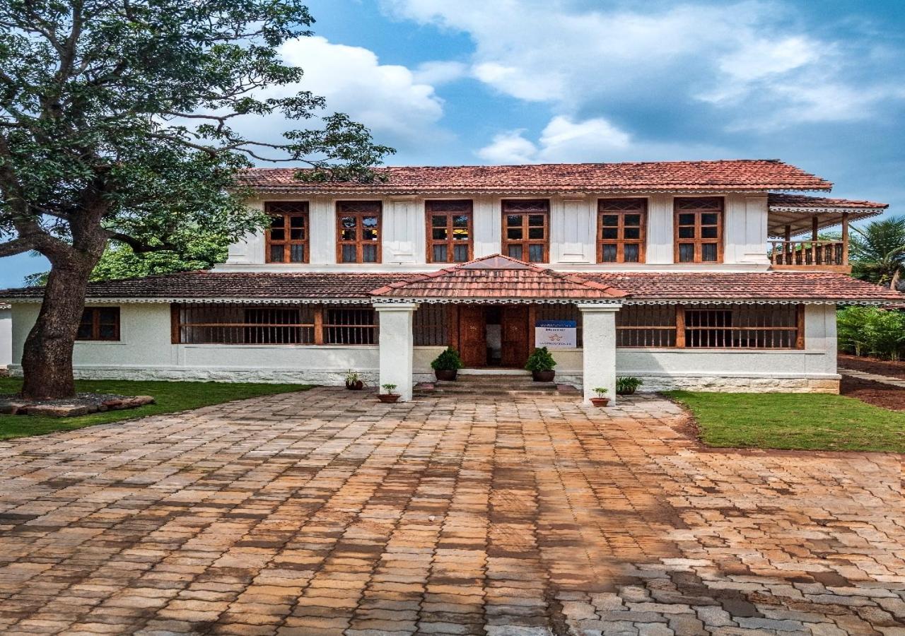 Saffronstays Amolee, Villa