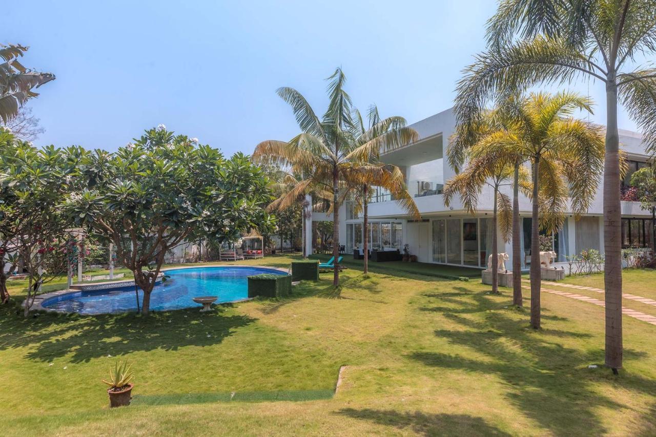 Capri: Mountain View Retreat With Pool & Jacuzzi Villa