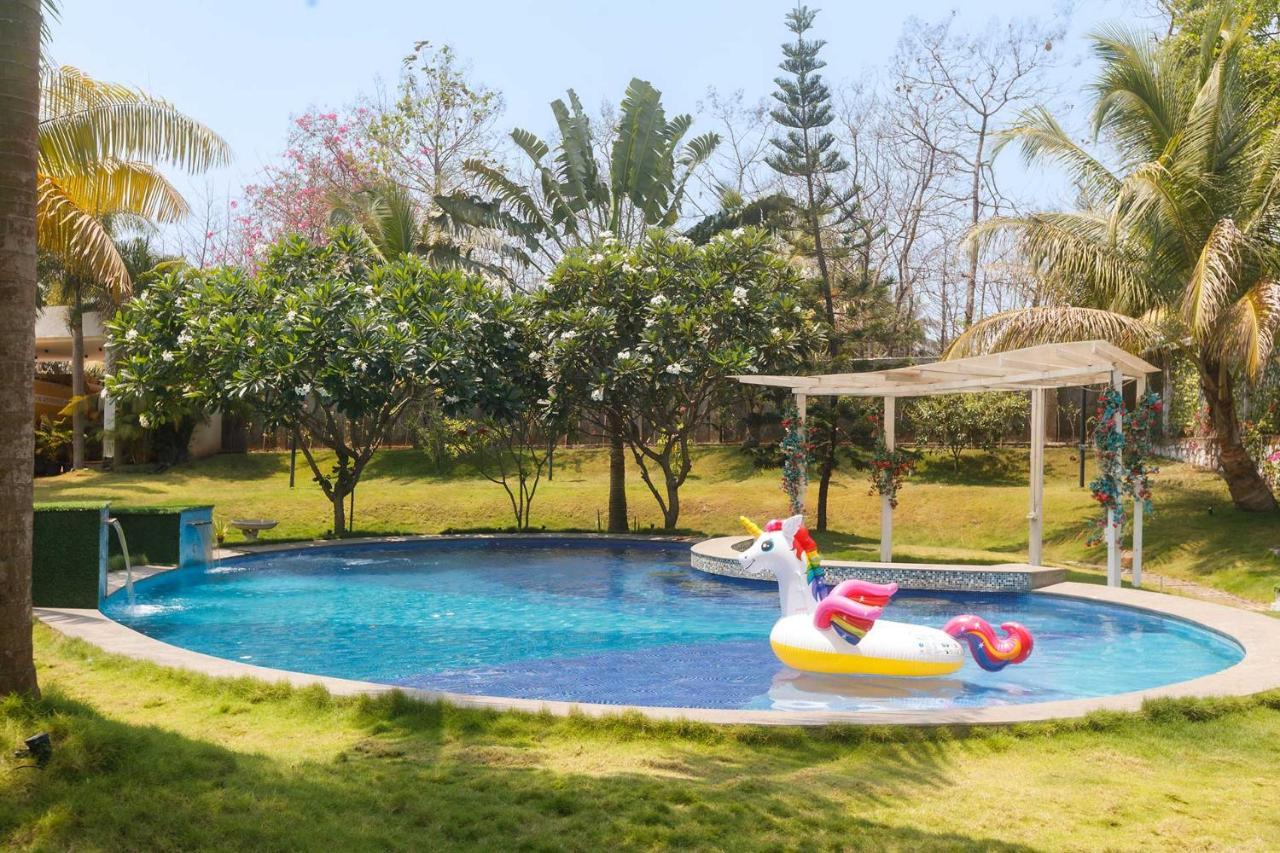 Capri: Mountain View Retreat With Pool & Jacuzzi Villa