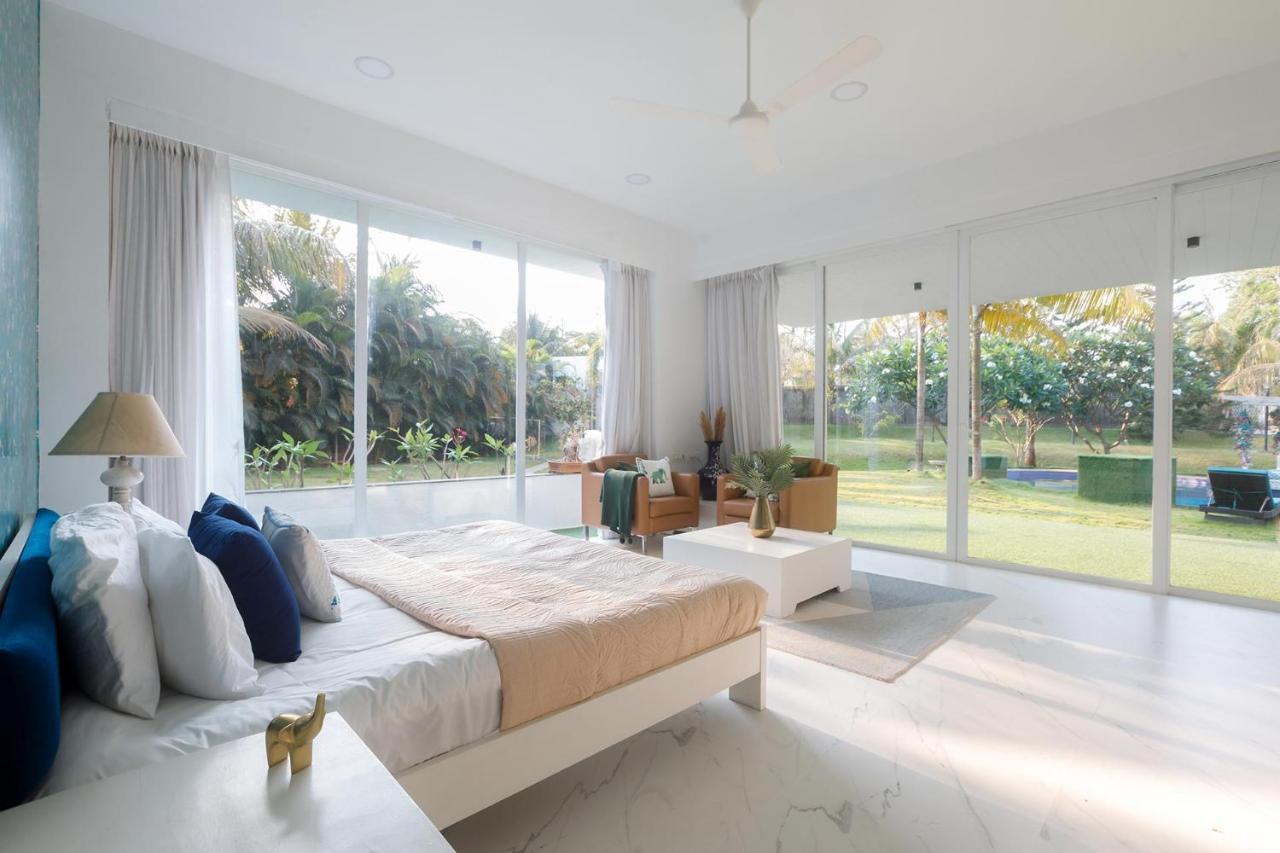Capri: Mountain View Retreat With Pool & Jacuzzi Villa *