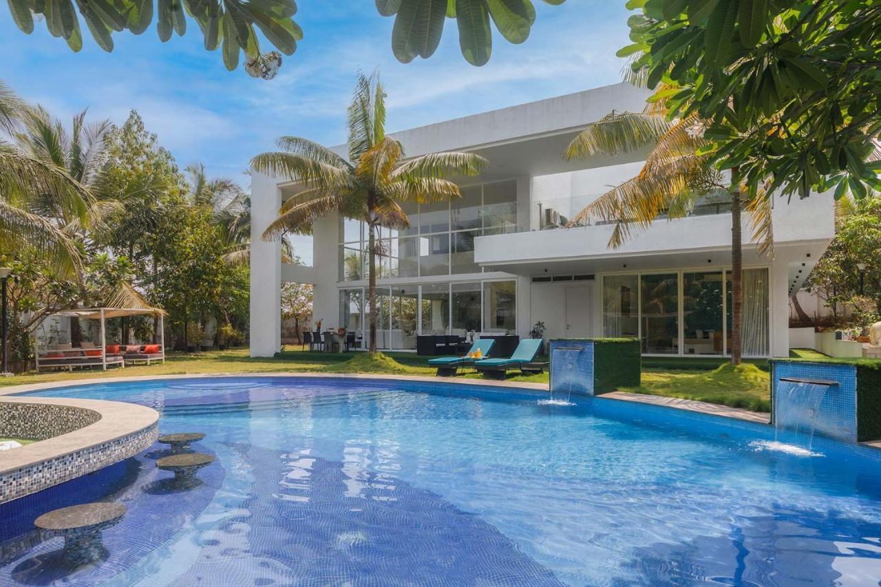 Capri: Mountain View Retreat With Pool & Jacuzzi * Alibag