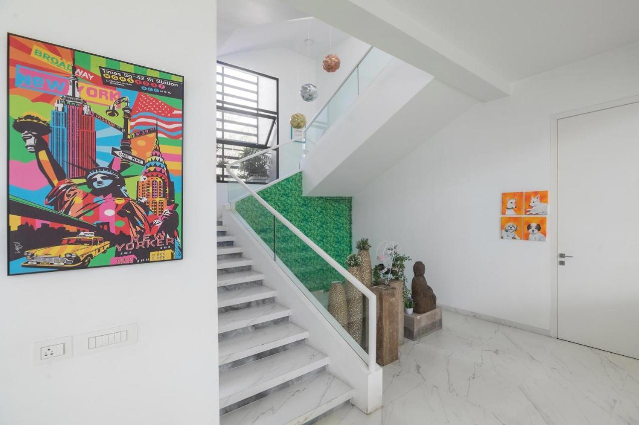 Capri: Mountain View Retreat With Pool & Jacuzzi Villa *