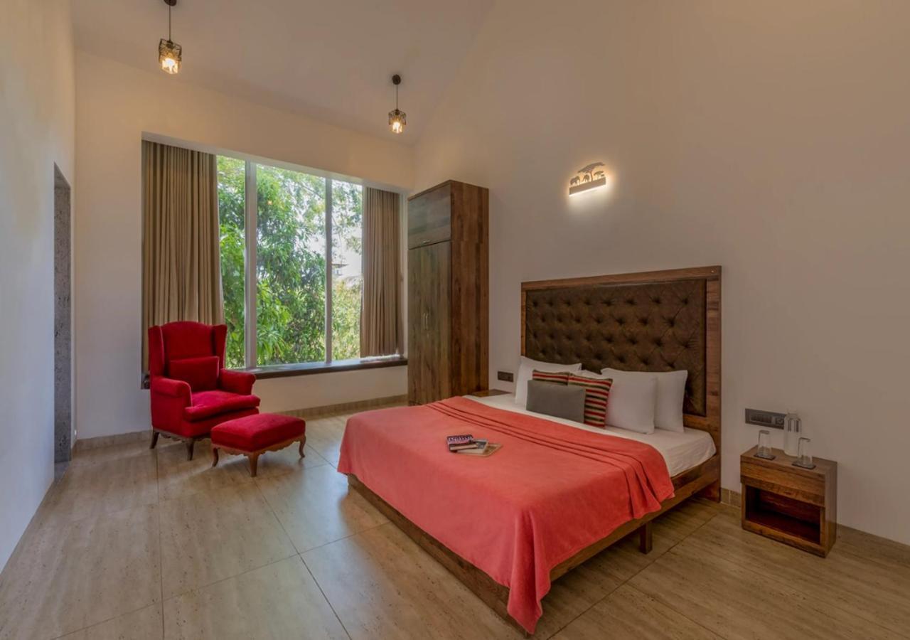 Saffronstays 7 Seas, *