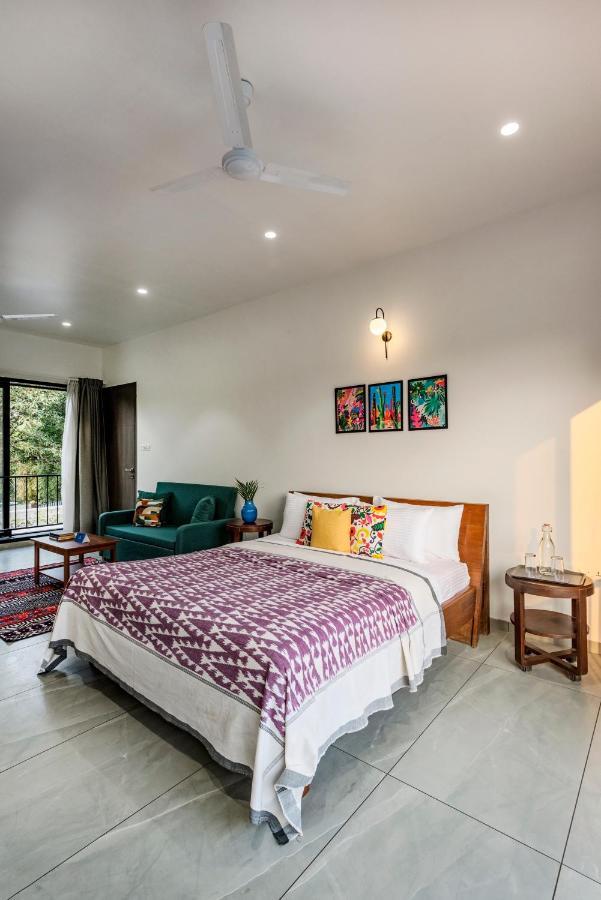 Villa Saffronstays Mayfair Gardens 4 Bedroom Petfriendly Pool Alibag