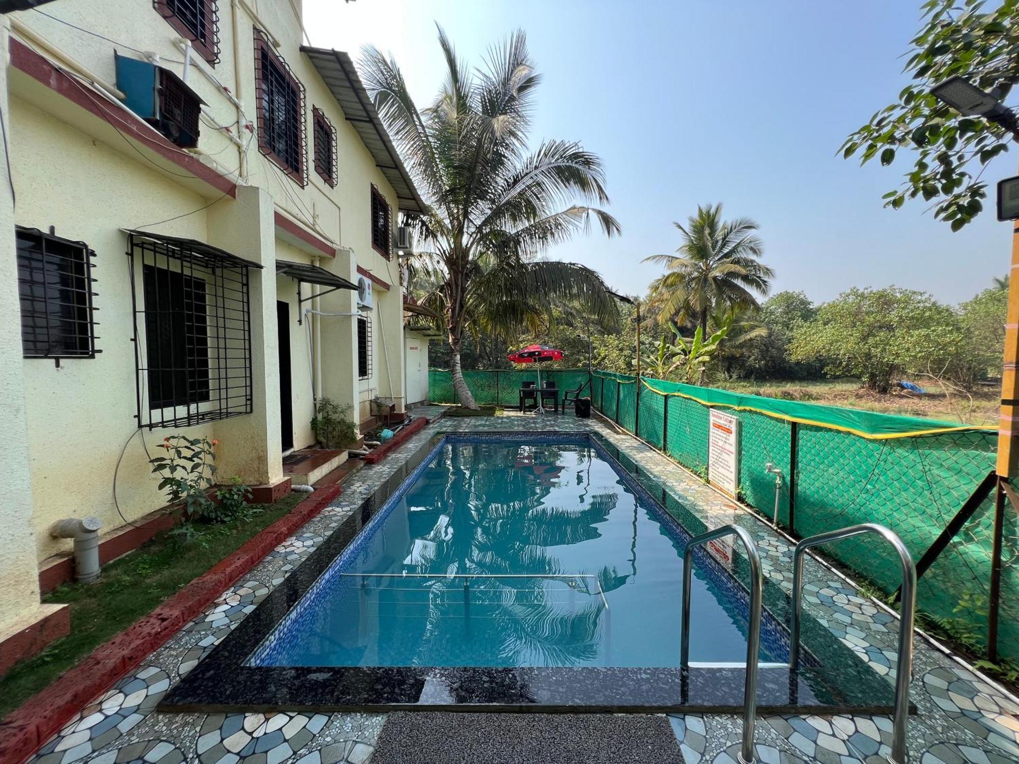 Sunshine Swimming Pool Homestay