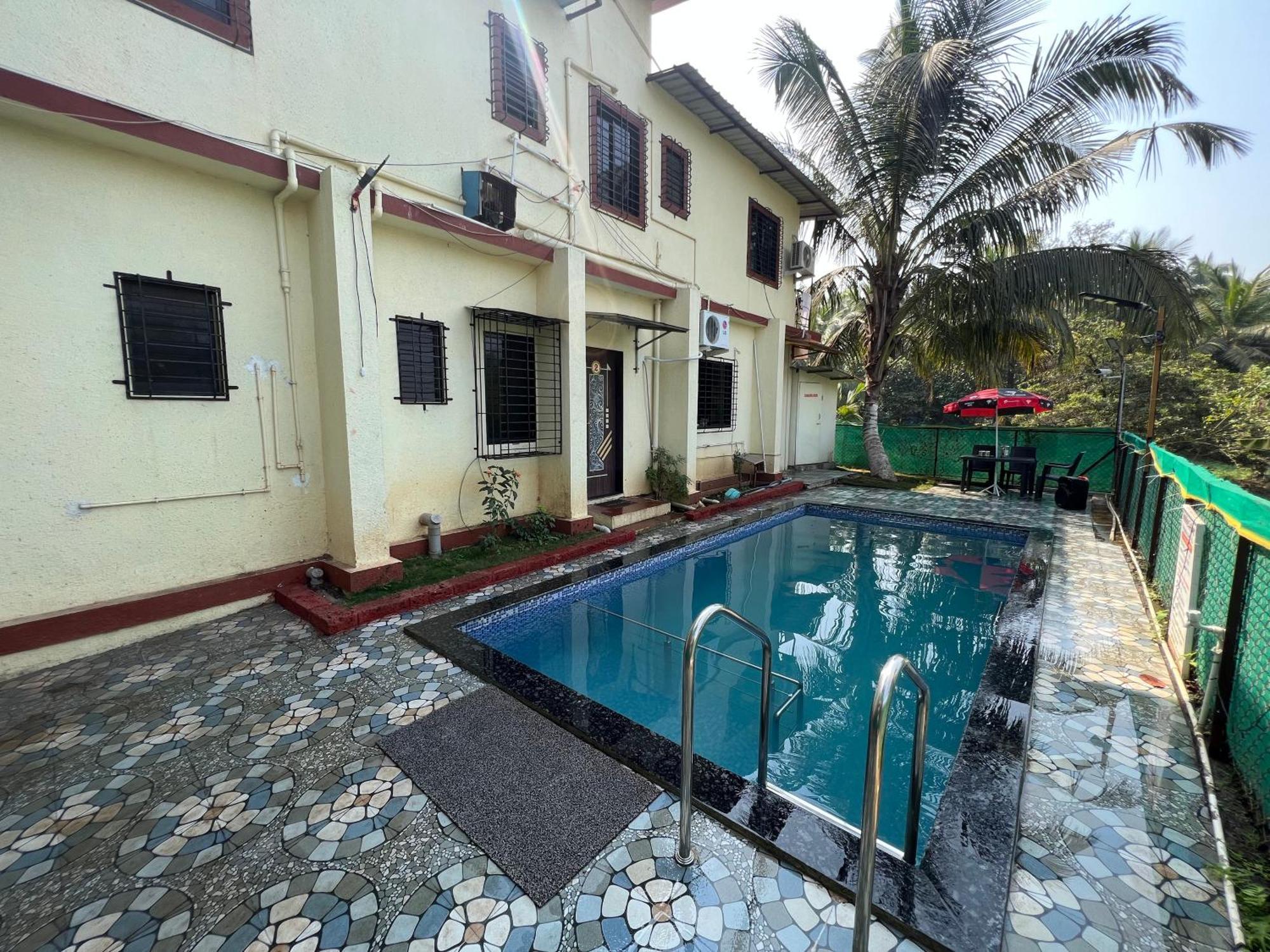 Sunshine Swimming Pool