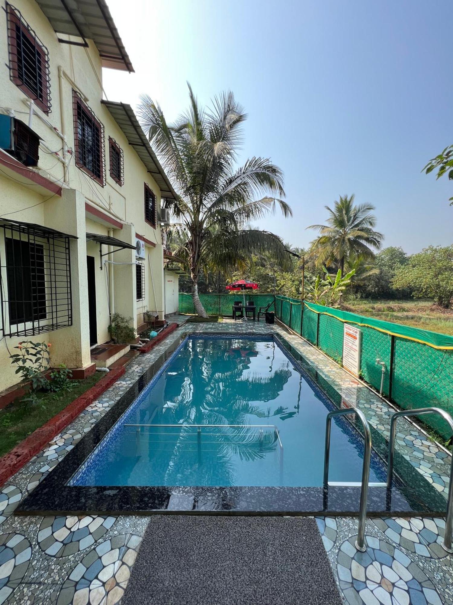 Homestay Sunshine Swimming Pool Alibag