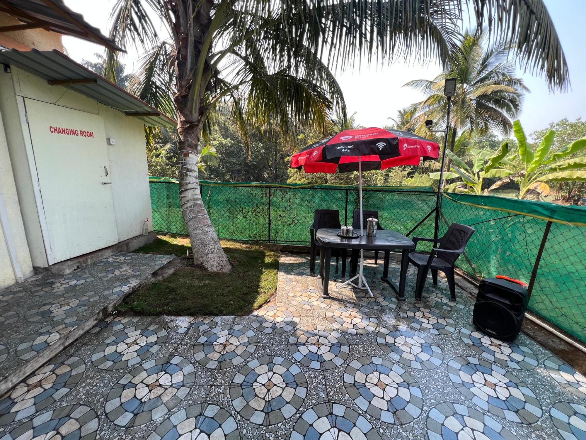 Homestay Sunshine Swimming Pool Alibag