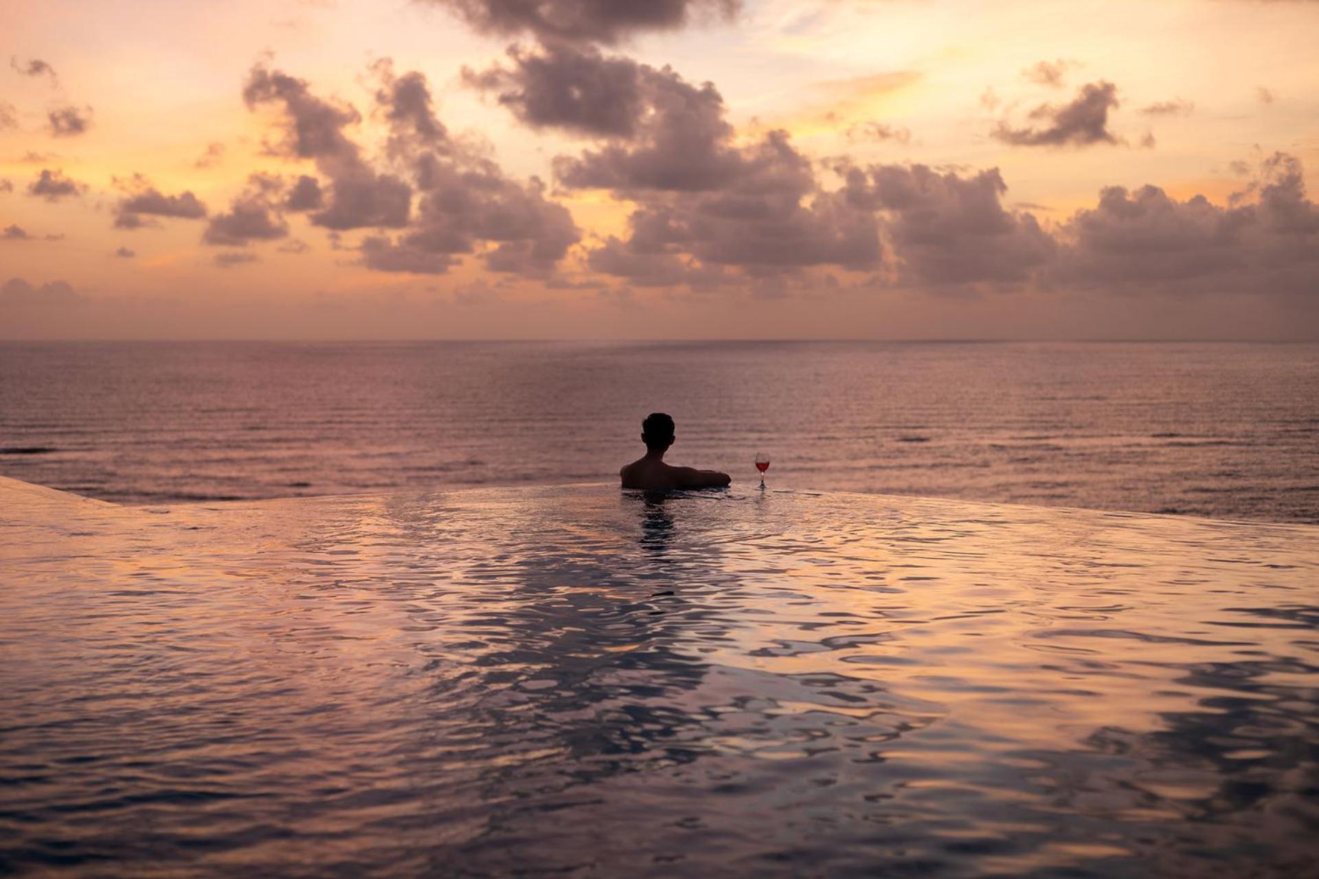 Casa Bella: Sea-view With Infinity Pool And * Alibag