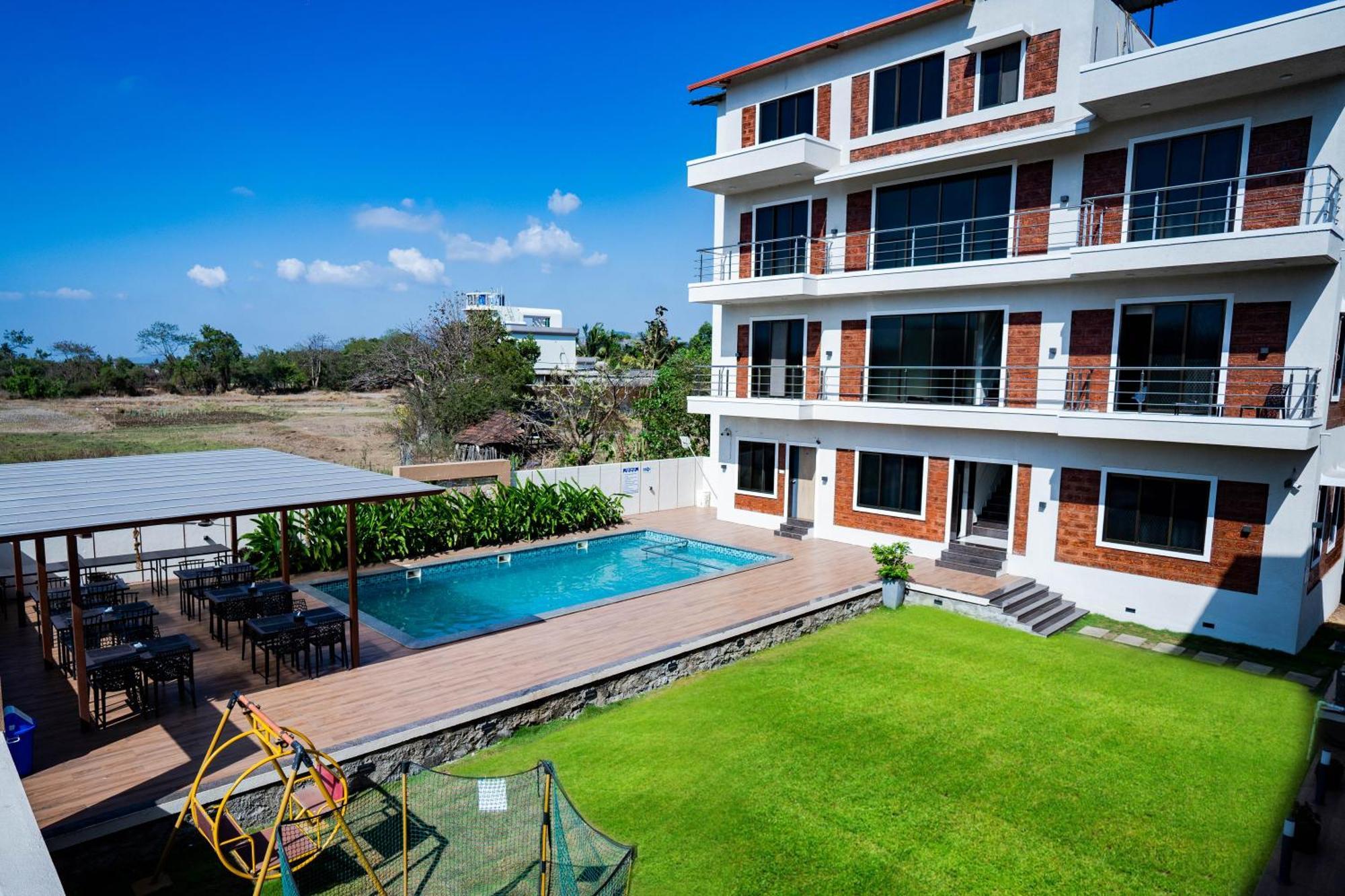 Lotus The View 3* Alibag