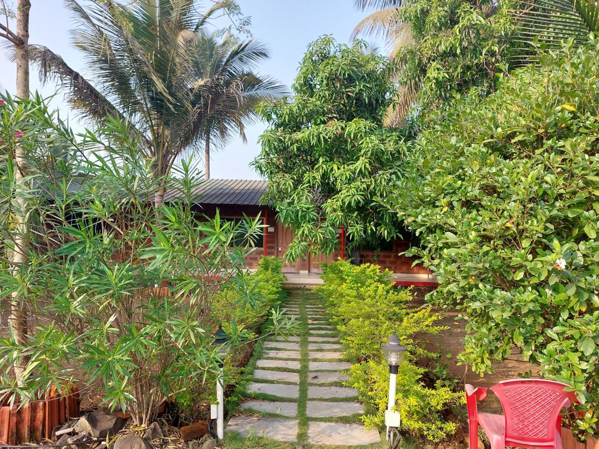 Prajakta Bed & Breakfast *