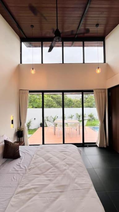 Vitrum Villa