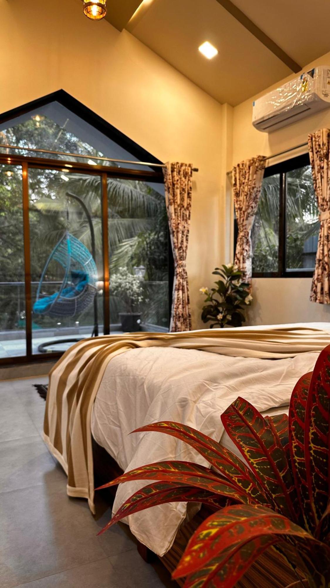 Seas The Day Luxurious 5bhk 2min From Awas With Huge Private Pool Alibag