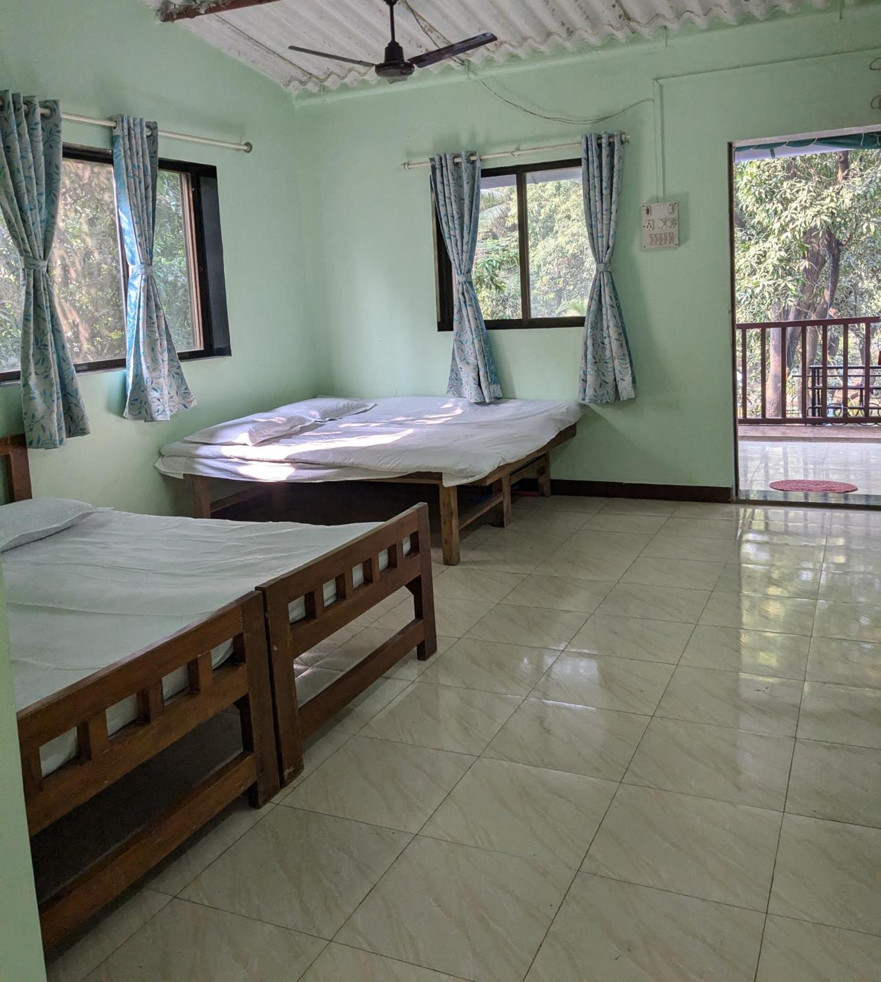 Shree Holidays Bed & Breakfast *