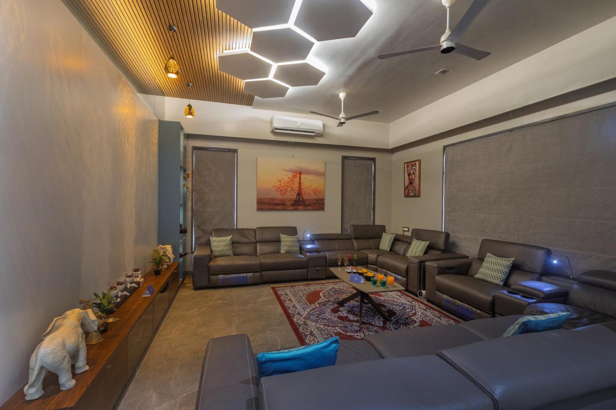 Villa Saffronstays Skylight *