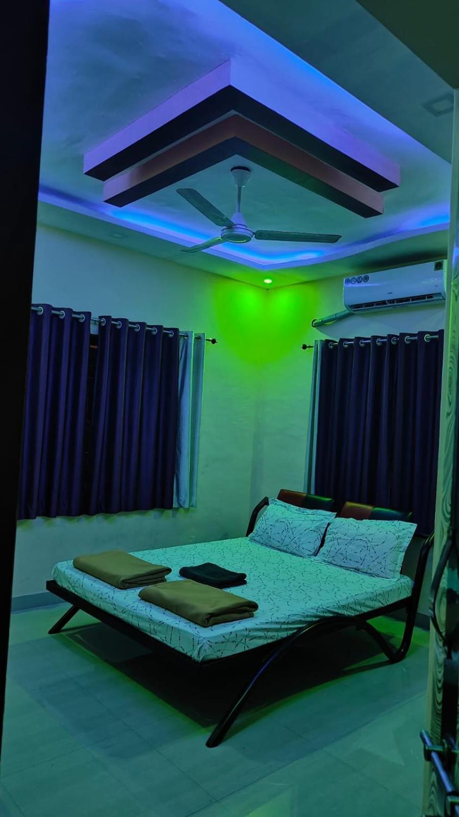 Shreyas Hotel