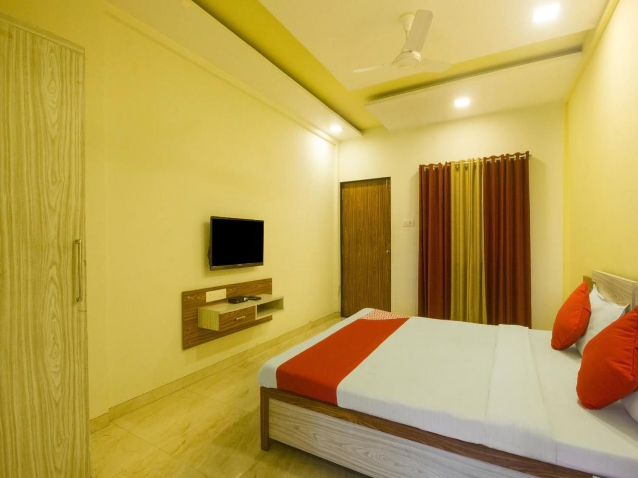 Oyo 15999 Sahyadri Hotel