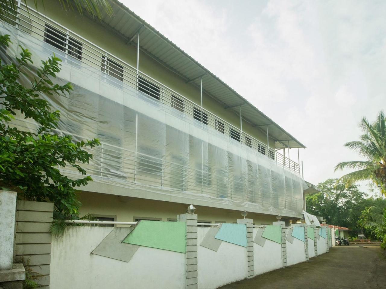 Oyo 15999 Sahyadri *