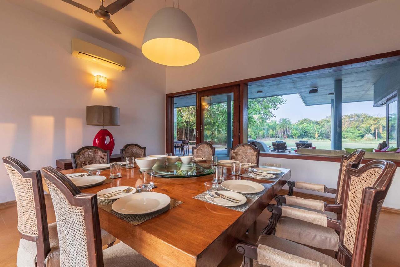 Jay House By Stayvista - Leisure Oasis With Pool, Snooker, Table Tennis & Foosball Fun * Alibag