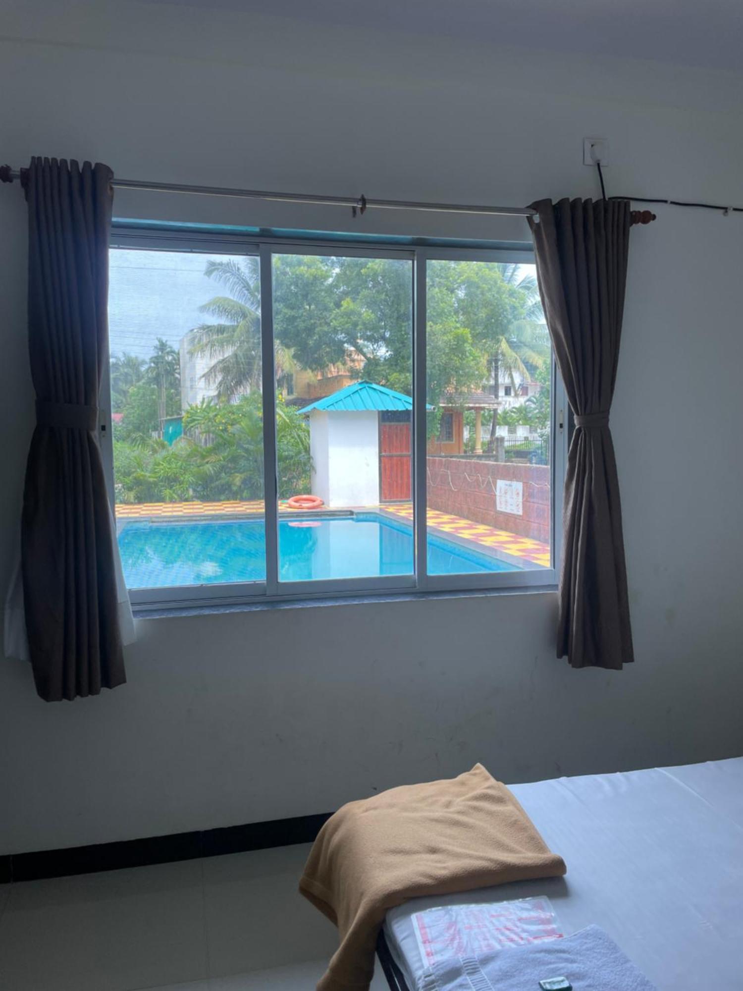 Resort Scarlet